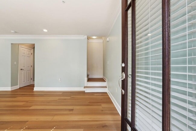 Building Photo - 104 Rondak Cir SE