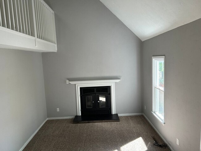 Building Photo - Charming 3BR Cape Cod w/ Loft, Skylights & Fenced Yard – Prime Midlothian Location - Buckingham V...