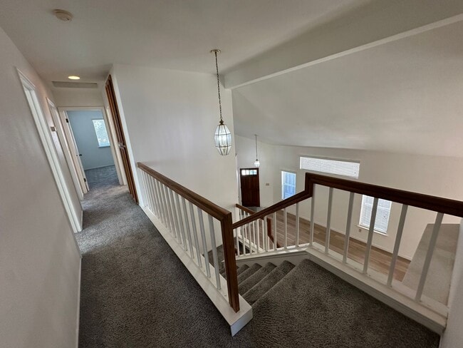 Building Photo - Beautiful 4 Bedroom, 2.5 Bath Tracy Home
