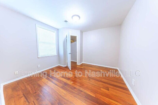 Building Photo - 891 W Sharpe Ave