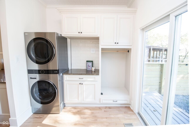 Building Photo - 1383 Cherry St