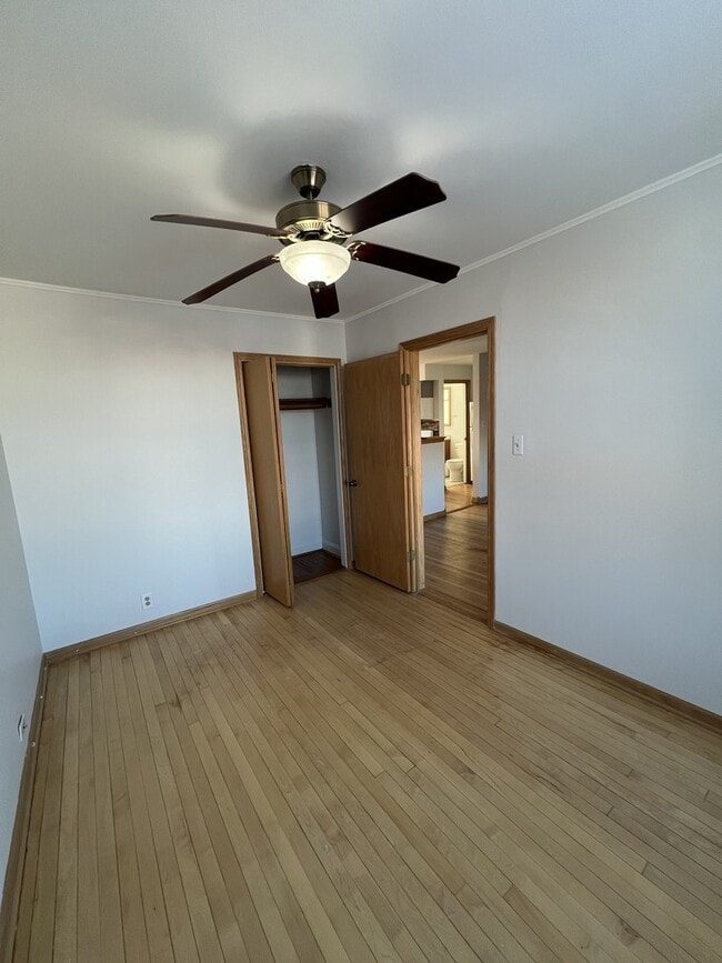 Building Photo - 4008 N Leclaire Ave