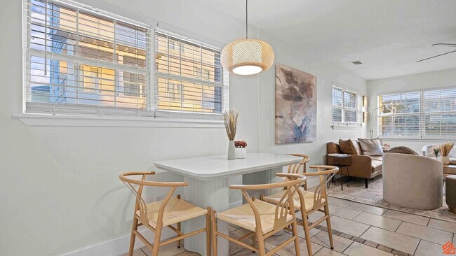 Building Photo - 209 Angelfish Ave.