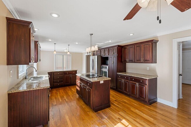 Building Photo - 1116 Shagbark Ln