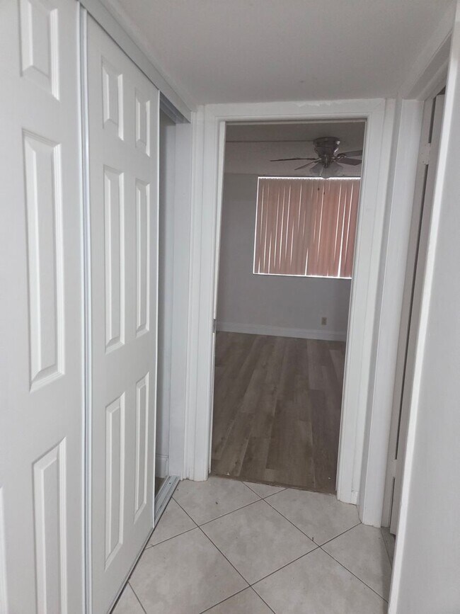 Building Photo - 4309