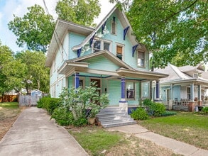 Building Photo - "Charming 4-Bedroom Home with 2 Full Baths in Vibrant Dallas Neighborhood!"