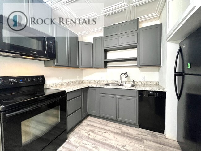 Building Photo - 3 Bed 2 Bath with a Basement Bonus Room