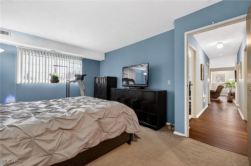 Building Photo - 10373 Glenway Dr