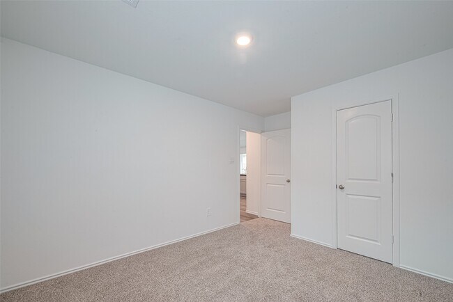 Building Photo - 6018 Alberta Fls Dr