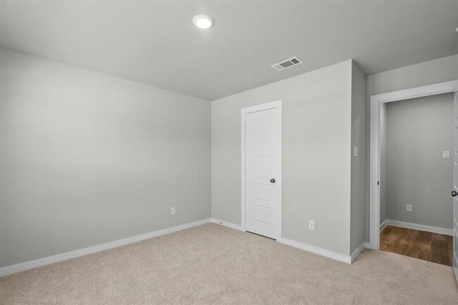 Building Photo - 4703 Preservation Oaks Ln