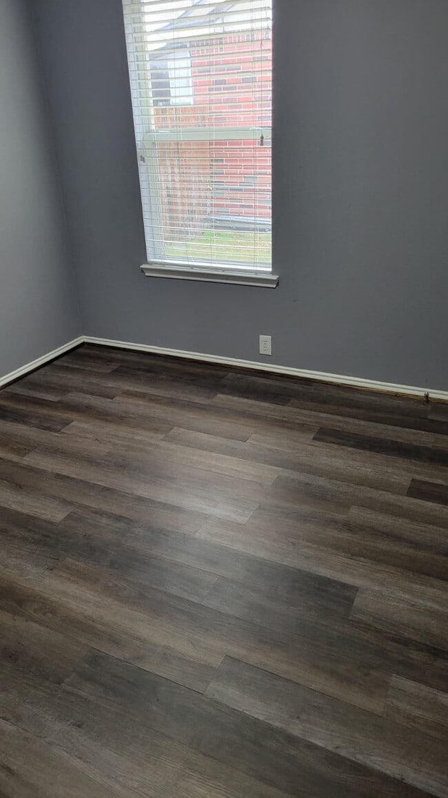 Building Photo - 14955 Sugar Sands Dr