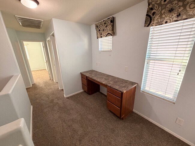 Building Photo - Two Story 3Bdm 2.5Ba Tolleson Home