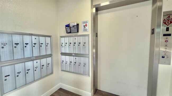 Building Photo - 1516 Whitehall Dr