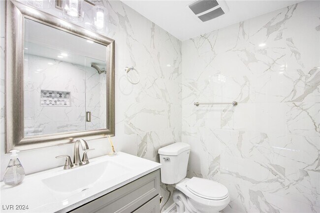 Building Photo - 3111 Bel Air Dr