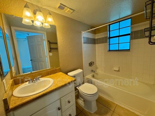 Building Photo - 805 Boardwalk Dr