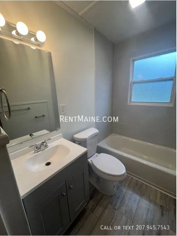 Building Photo - 33 Violette Ave