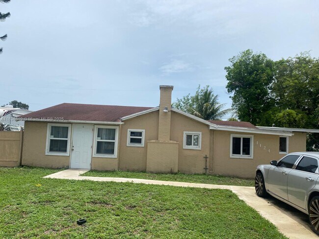 Building Photo - 1124 NW 100th Terrace