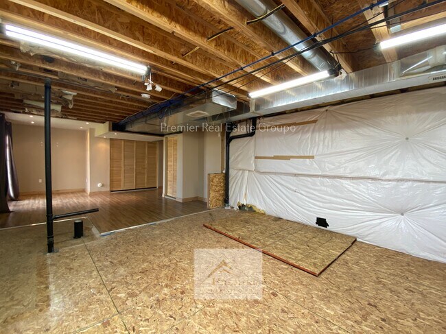 Building Photo - 865 Winebrook Way
