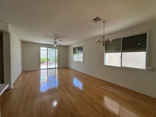 Building Photo - 9900 Shadow Grove Ave