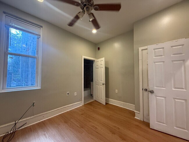 Building Photo - 1828 W Diamond St