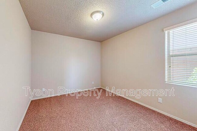 Building Photo - 2621 Cerro Chafo Rd SE
