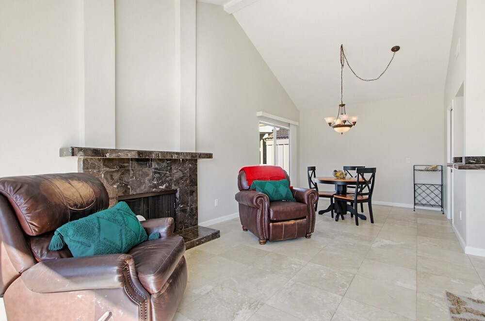 Building Photo - 17440 Plaza Cerado