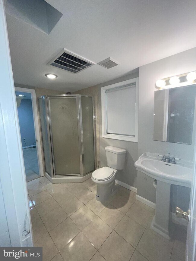 Building Photo - 6463 Honey Tree Ct