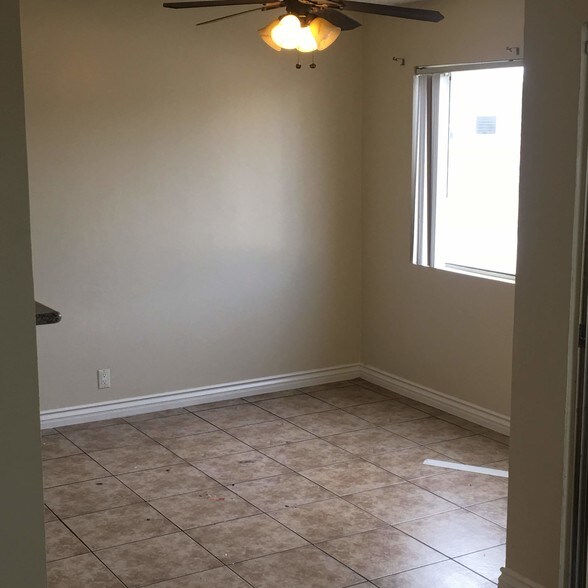 Building Photo - 805 Glenway Dr