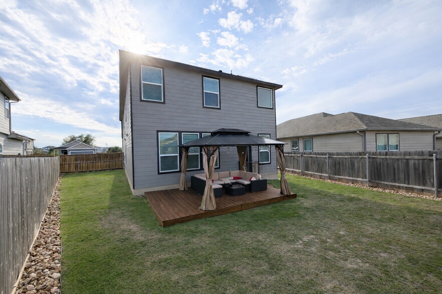 Building Photo - 708 Yellow Ribbon Trl