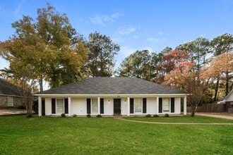 Building Photo - 506 Huntington Dr