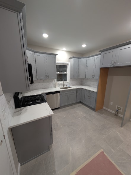 Building Photo - 32 Rose St