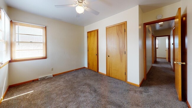 Building Photo - 5621 Eisenhower Ave