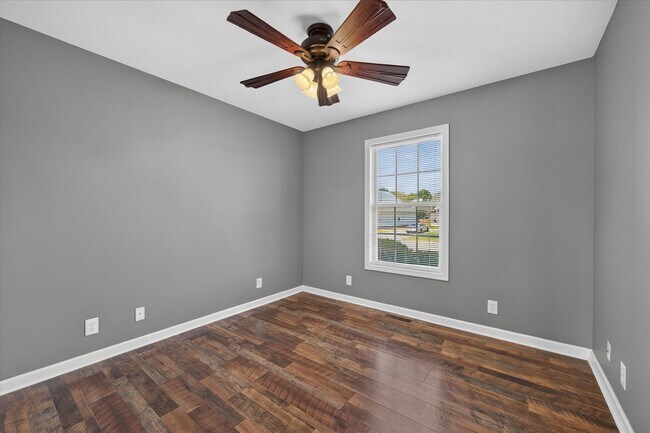 Building Photo - 3534 Southwood Dr