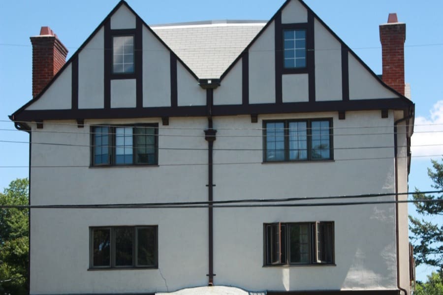 Front - 64 Parkway Rd