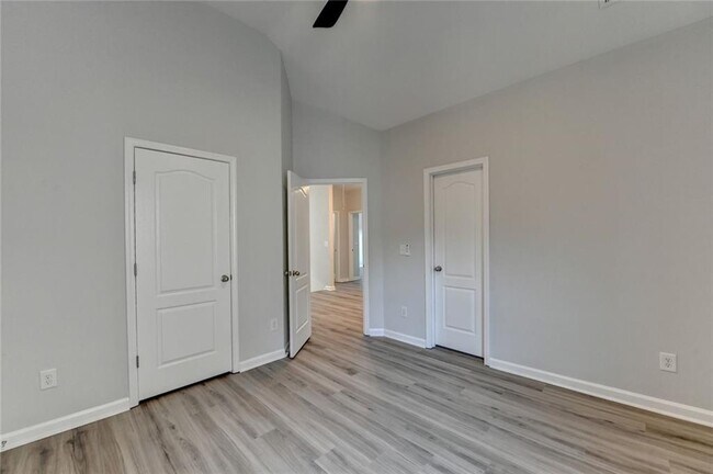 Building Photo - 4032 Ridge Grove Way