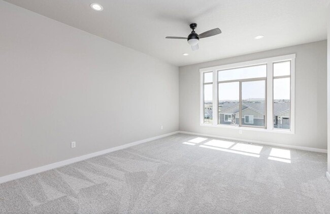 Building Photo - Luxury 4 Bedroom Home in Southridge w/4 ca...