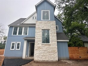 Building Photo - 917 E 37th St