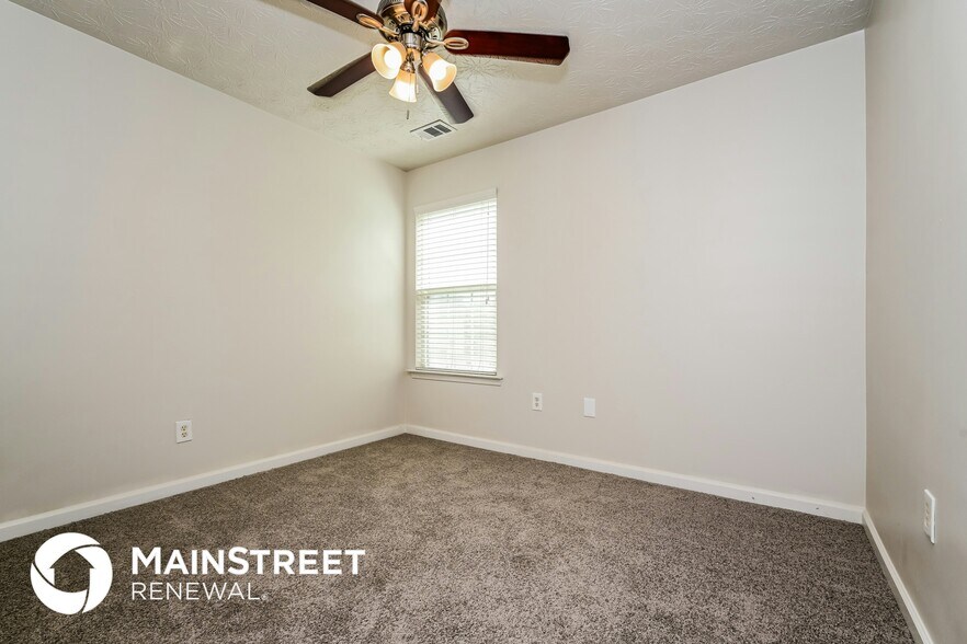 Building Photo - 2334 Silver Maple Cir