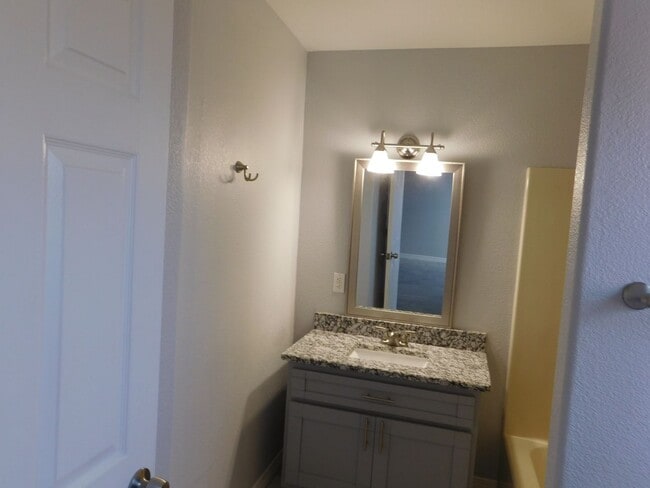 Building Photo - Beautiful Home in Old Mesilla