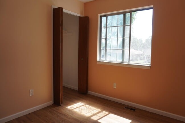 Building Photo - 4415 Fox Hill Dr