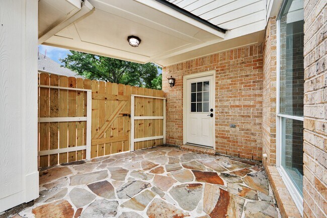Building Photo - 16203 Broken Timber Cir