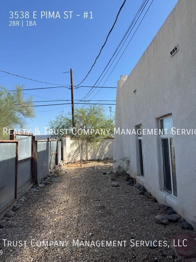 Building Photo - 3538 E Pima St