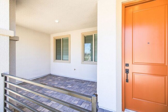 Building Photo - Stunning 3-Bedroom Home in Desirable Summerlin West