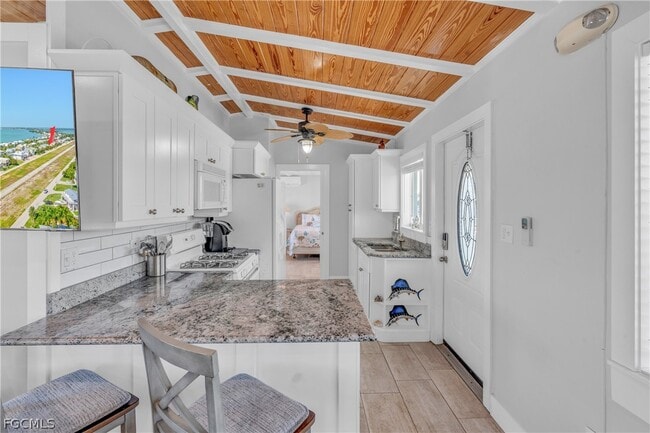 Building Photo - 280 Airport Dr S