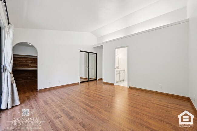 Building Photo - Southwestern Charm Meets Modern Comfort — 2BR/2BA Condo with Access to Shared Pool!