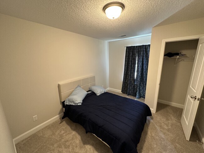 Building Photo - 544 Abode Ave