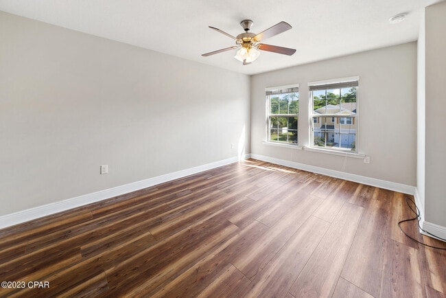 Building Photo - 324 Sand Oak Blvd