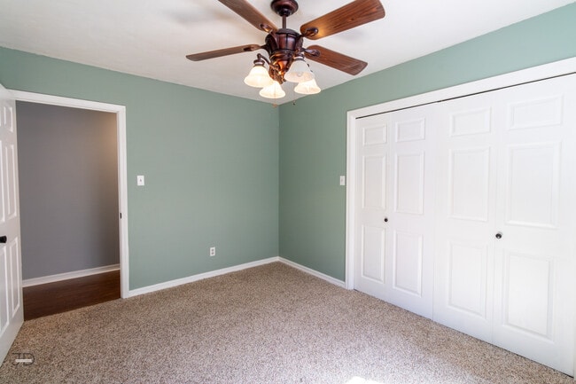 Building Photo - 1535 Primrose Dr