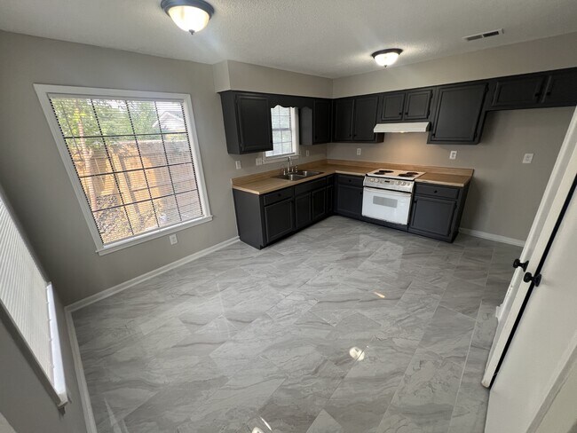 Building Photo - 6950 Hillshire Dr