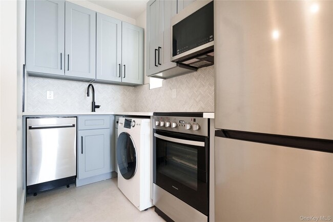 Building Photo - 1-31H W Broadway